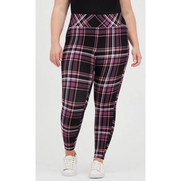 TORRID Pixie Skinny Studio Luxe Ponte High-Rise Pant Size 2R 18/20 - Picture 3 of 6